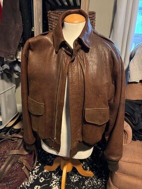 Saks Fifth Avenue Men’s Brown Leather Bomber Jacket size Medium